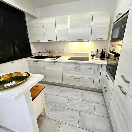 La Vue D'azur, Elegance Et Lumiere A Apartamento