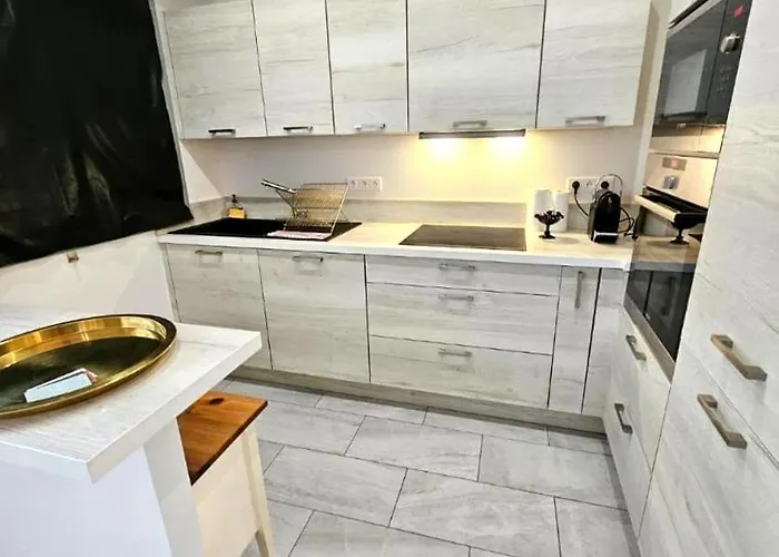 La Vue D'azur, Elegance Et Lumiere A Apartamento